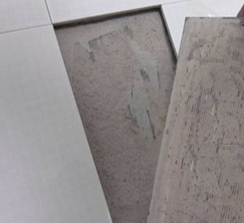 章贡瓷砖空鼓维修公司分享瓷砖铺贴时如果打浆（即涂抹在瓷砖背面和基层上的砂浆或瓷砖胶）过少，会带来以下问题